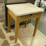 930 8434 LAMP TABLE